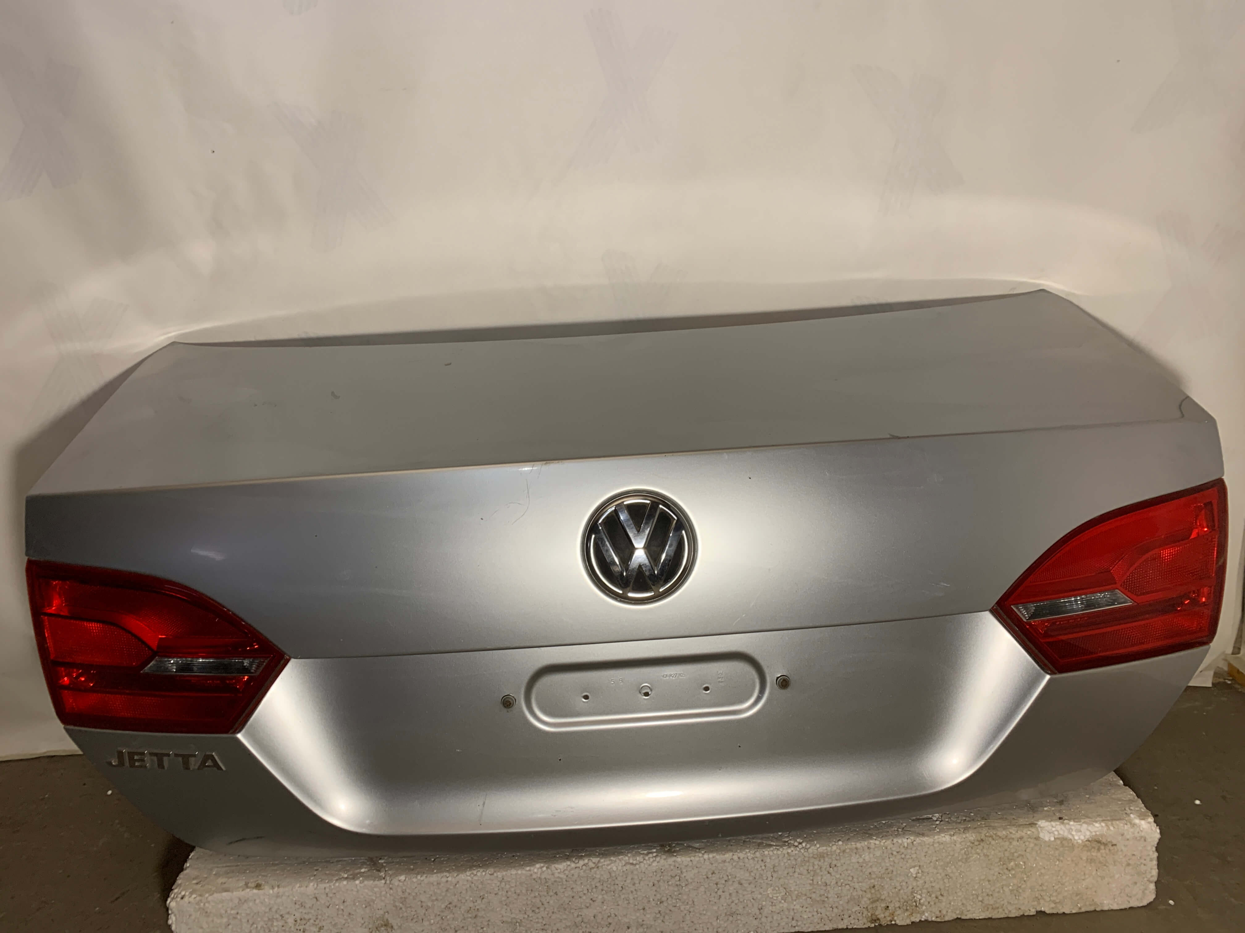 Кришка багажника Volkswagen Jetta 2011-2014