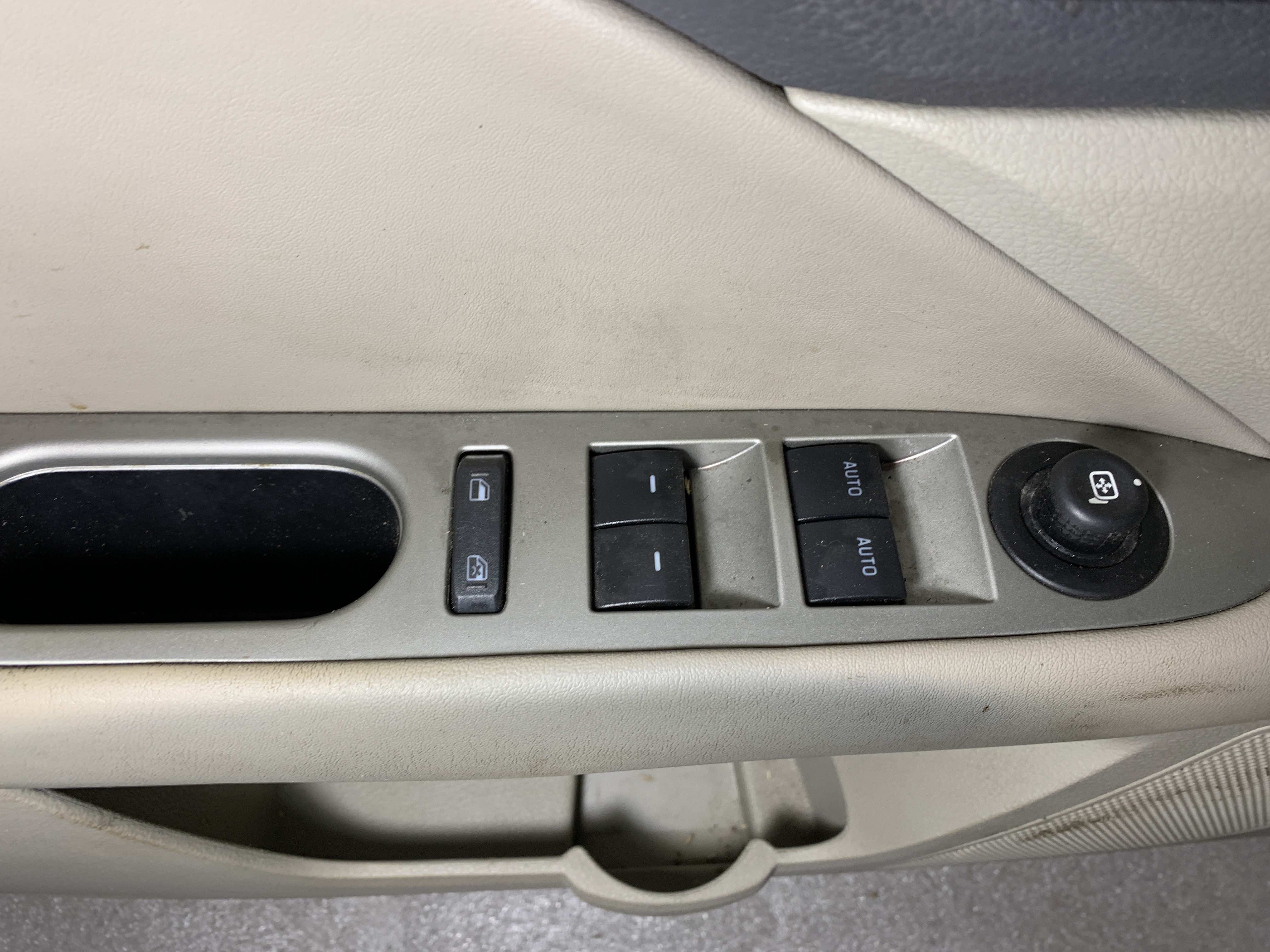 Дверка ліва Ford Fusion SEL 2010-2012