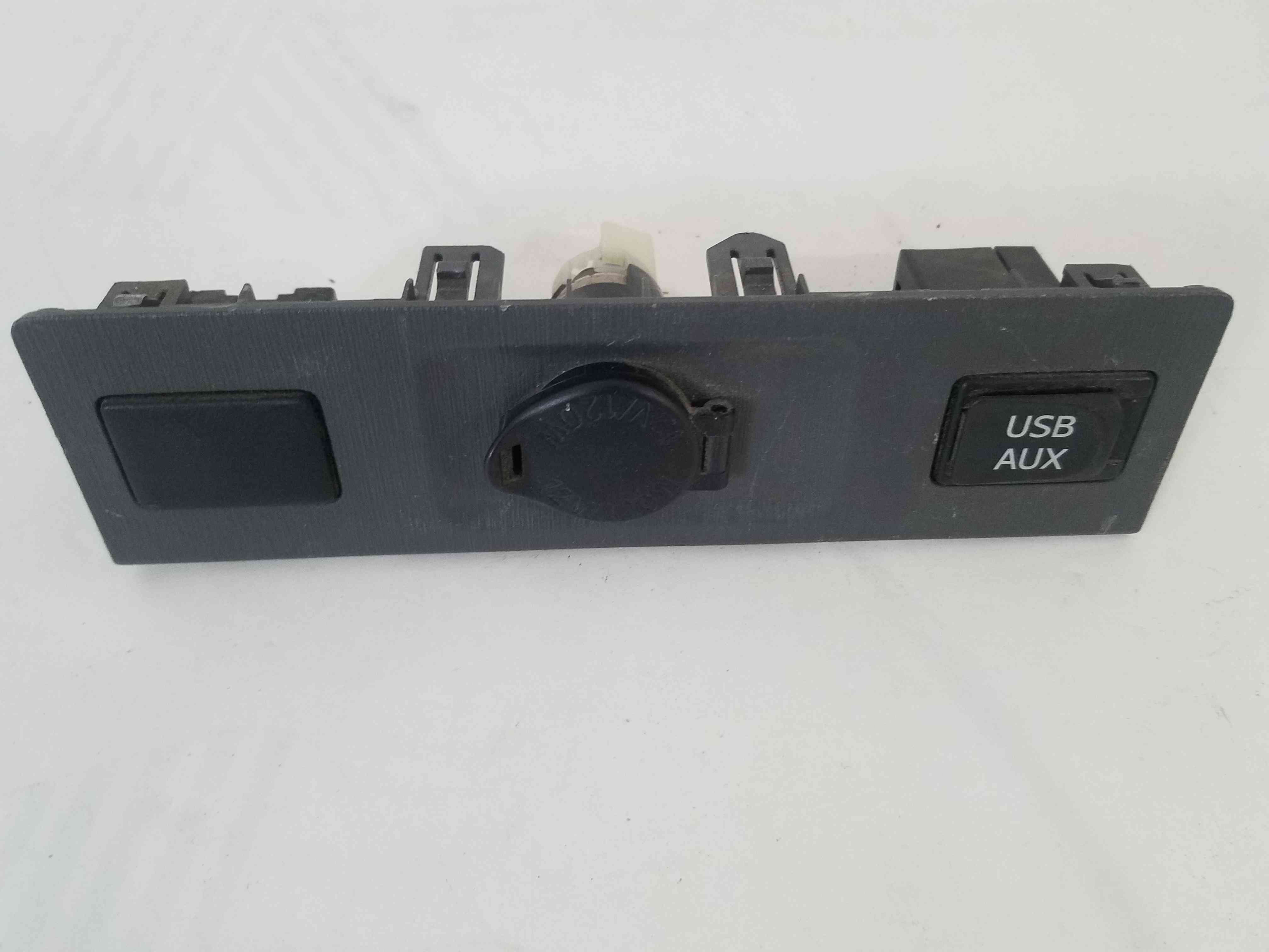 Панель  з гніздом розєм USB Toyota Prius 2015 2014 2013 2012 2011 2010 55449-47050