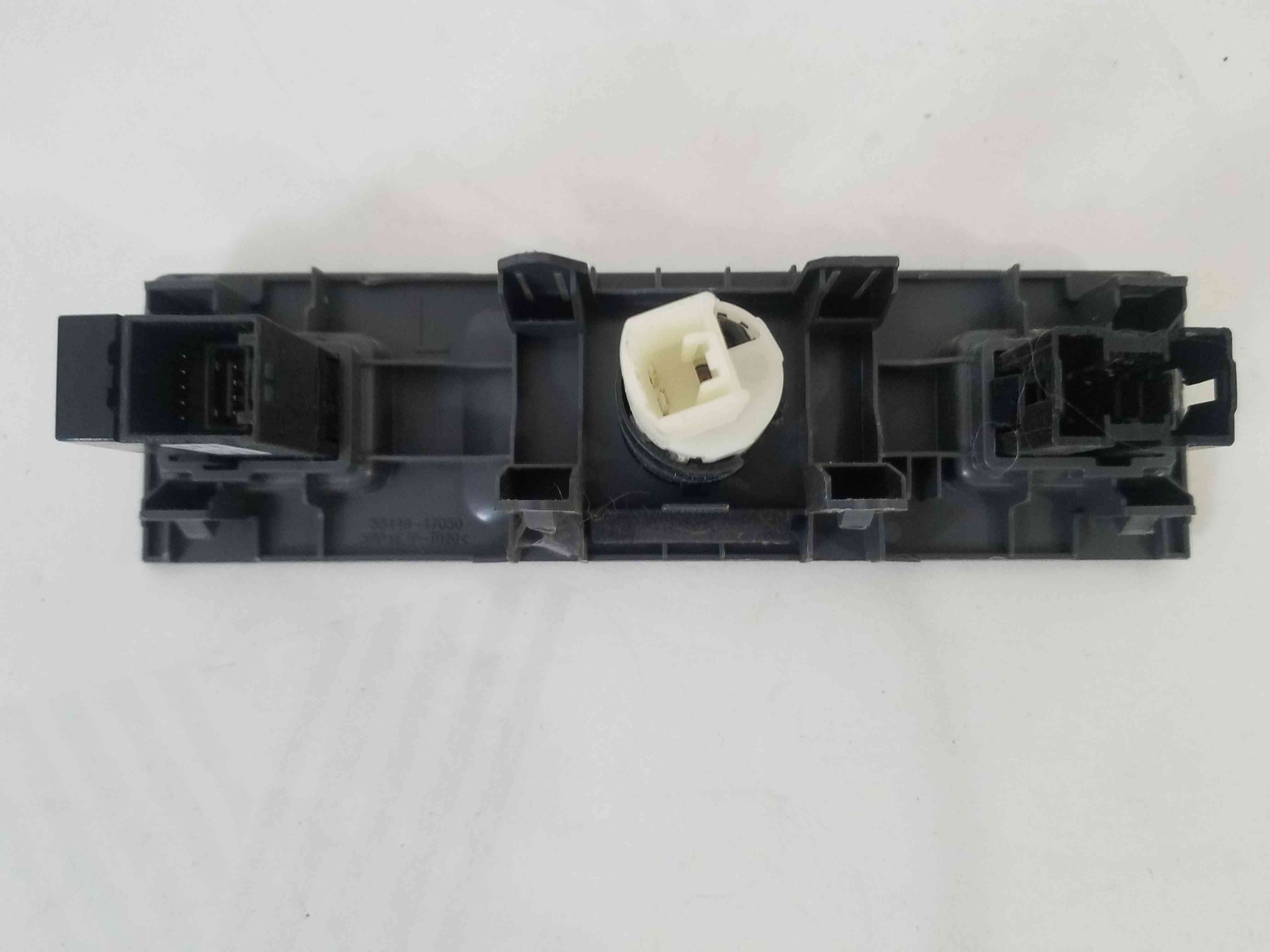 Панель  з гніздом розєм USB Toyota Prius 2015 2014 2013 2012 2011 2010 55449-47050