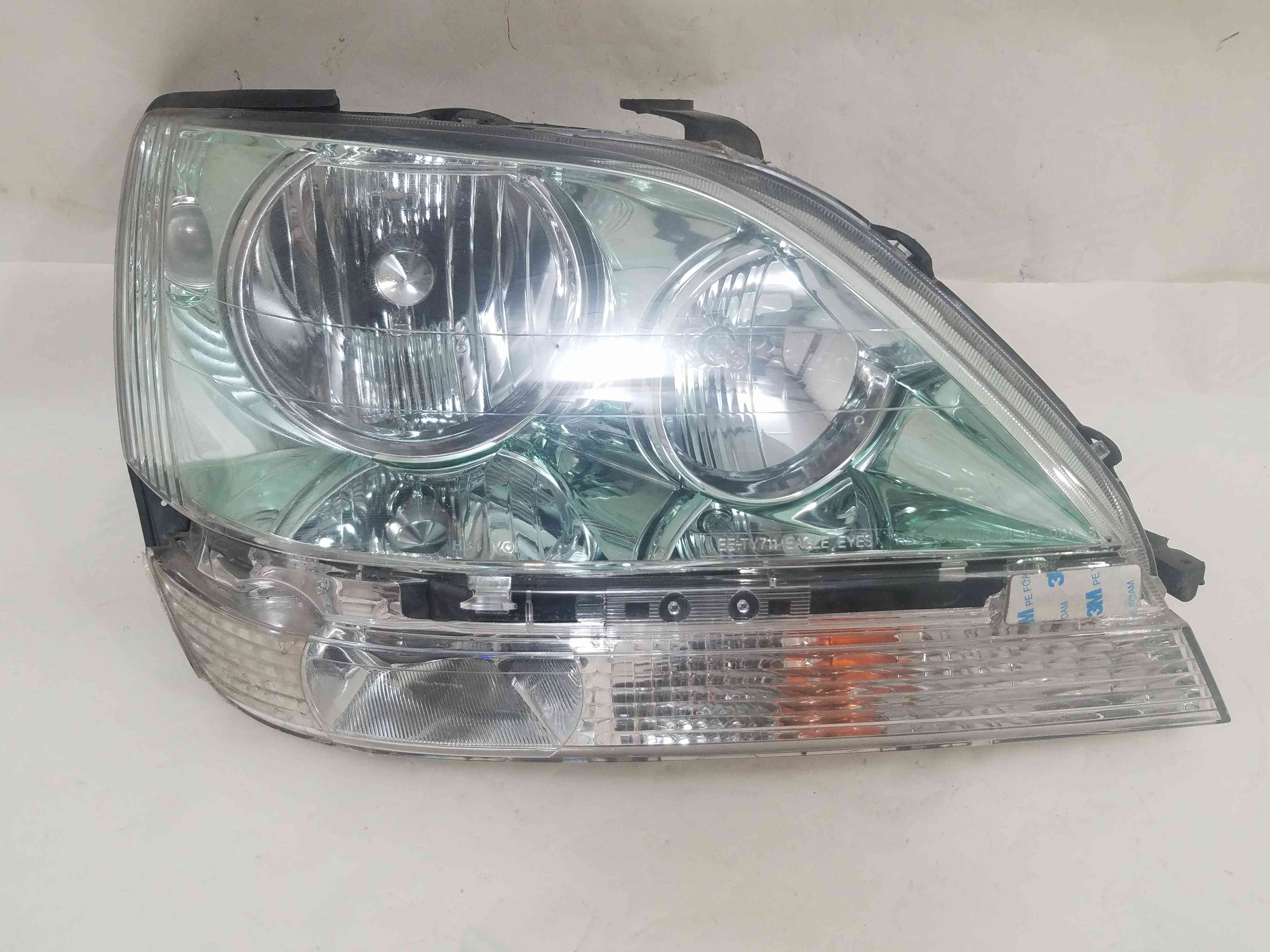 Фара передня права  Lexus RX 300 2003 2002 2001 2000 1999 TY711-A001R 8111048080 81110-48031