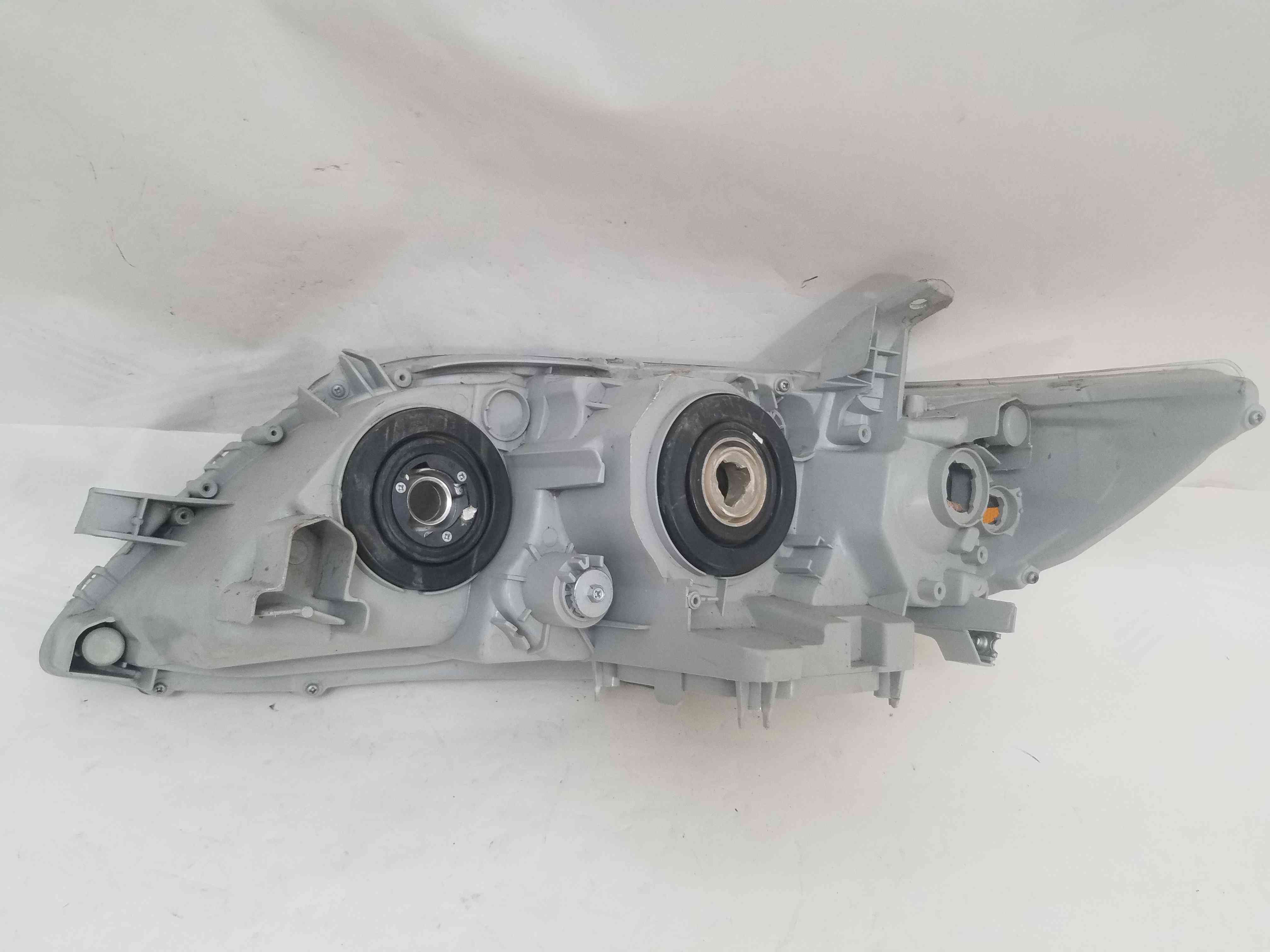 Фара передня права  Toyota Camry 2011 2010 2009 2008 2007 2006 81110-06201   OE 81185-33720  ‎TY10007A3L