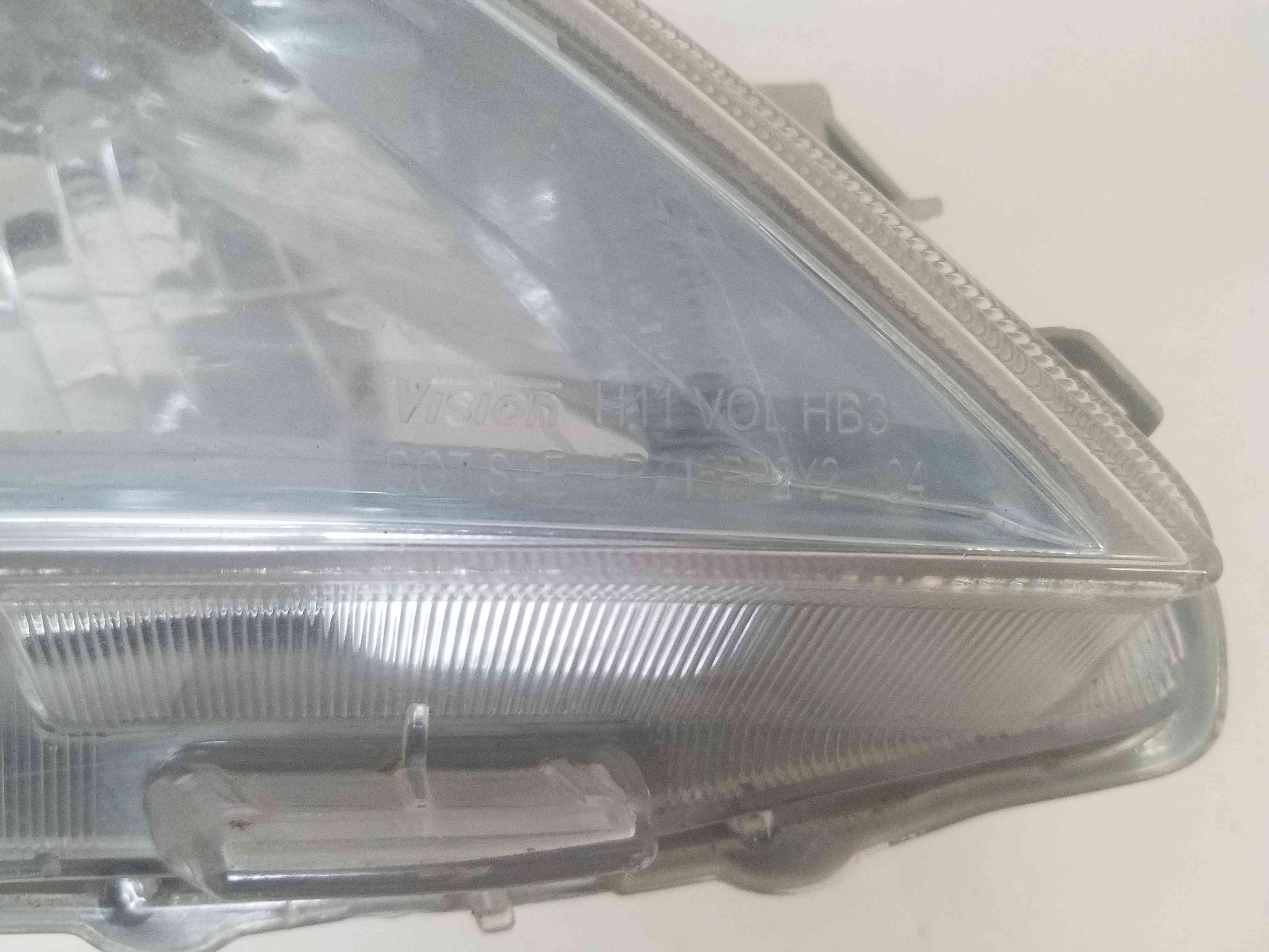 Фара передня права  Toyota Camry 2011 2010 2009 2008 2007 2006 81110-06201   OE 81185-33720  ‎TY10007A3L