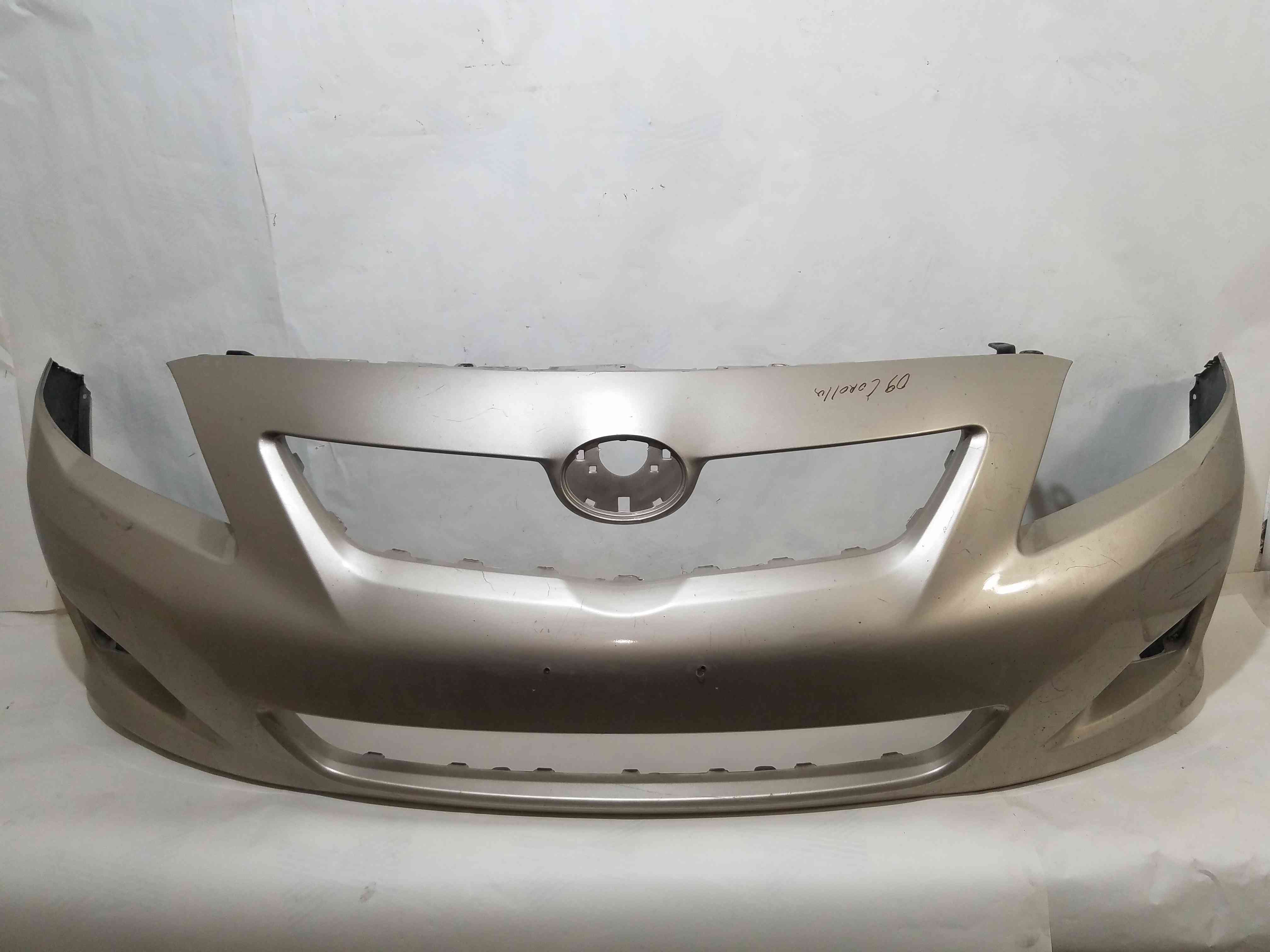 Бампер передній Toyota Corolla 2013 2012 2011 2010 2009 52119-02989