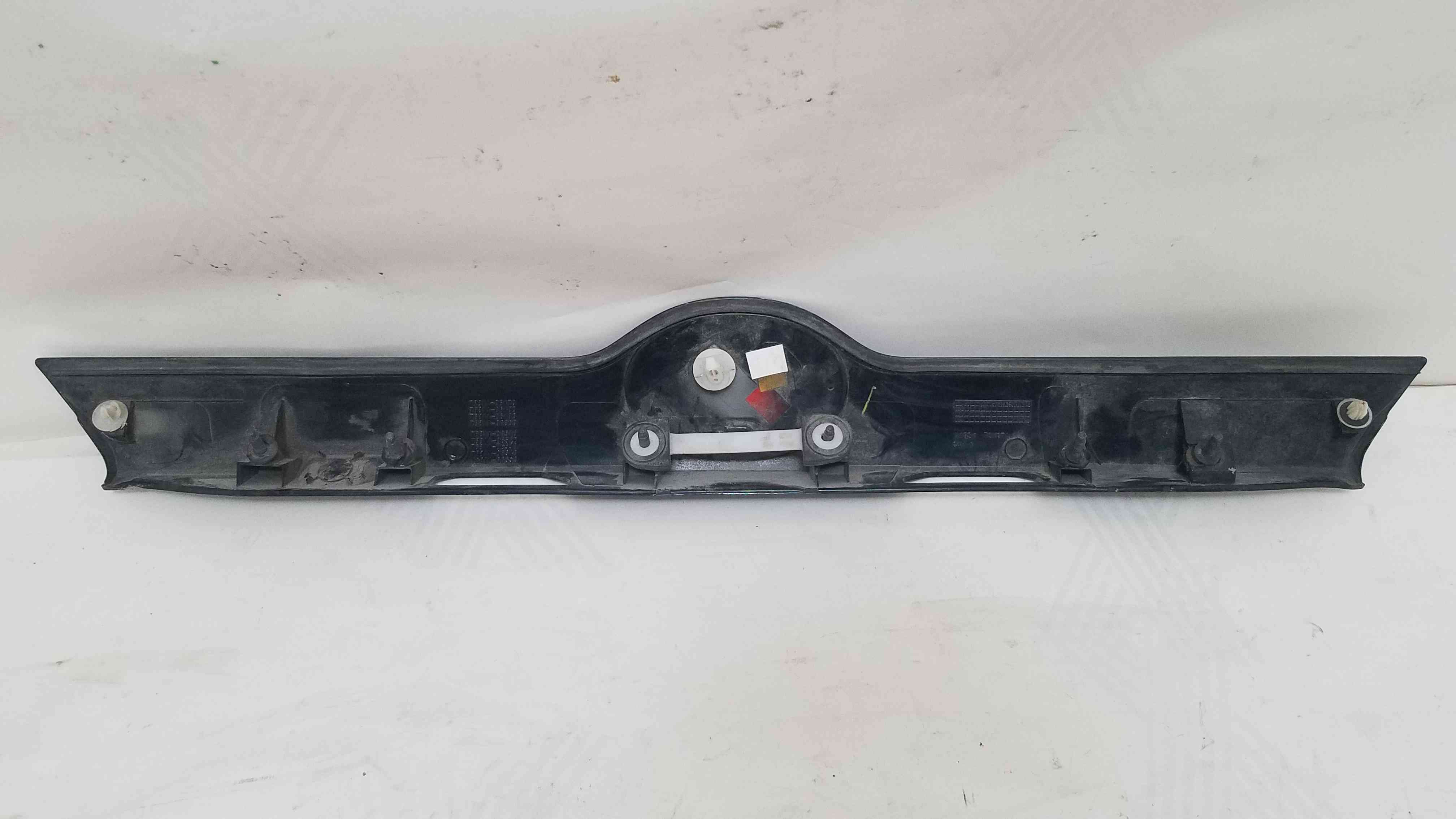 Накладка кришки багажнику Toyota Camry 2014 2013 2012 76811-06470   76811-06540