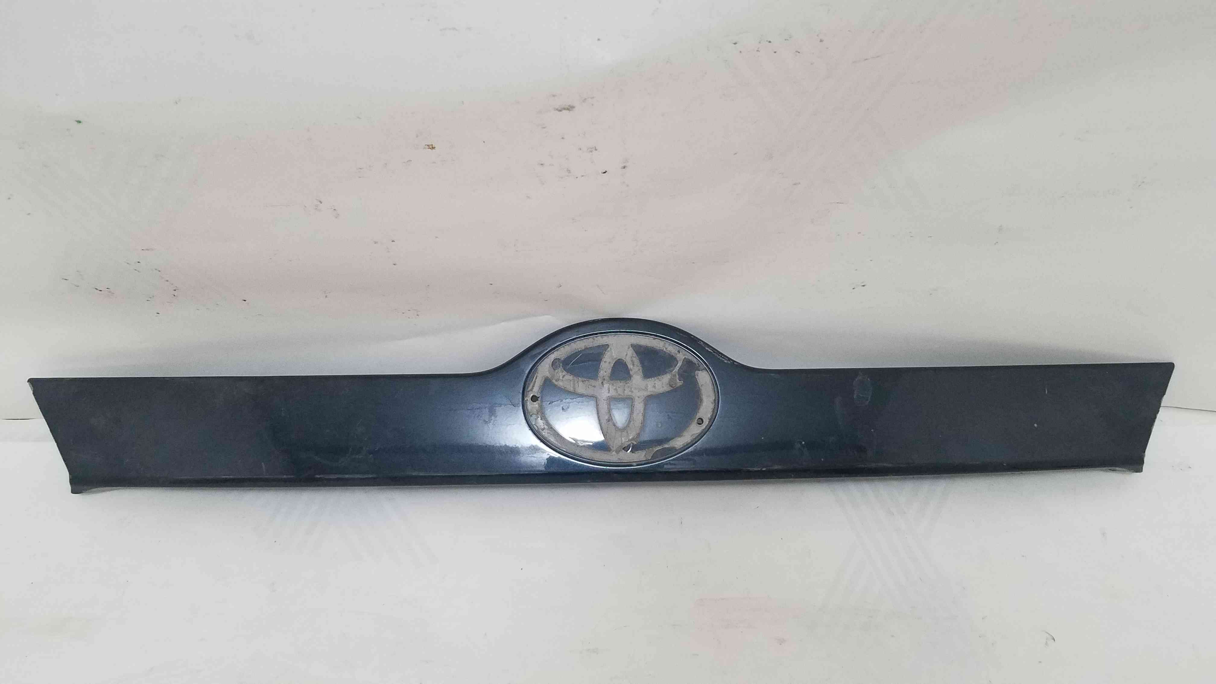 Накладка кришки багажнику Toyota Camry 2014 2013 2012 76811-06470   76811-06540